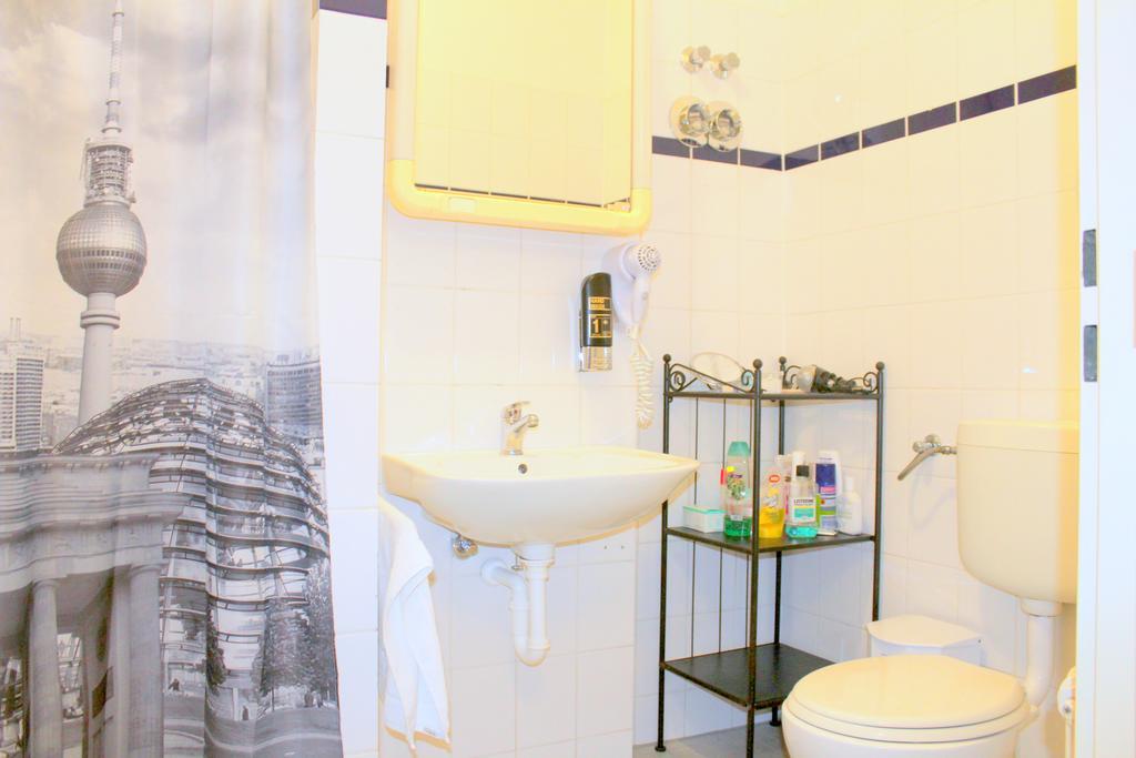 Pension Central Hostel برلين المظهر الخارجي الصورة